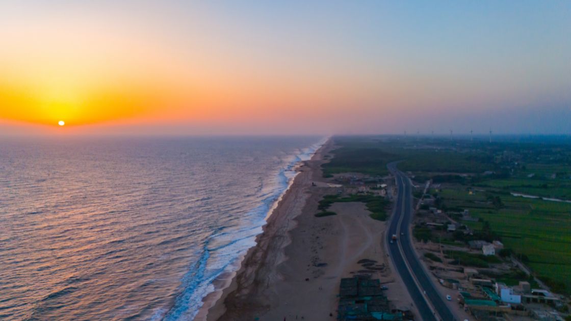 Ahmdedabad - Dwarka - Somnath - Sasan Gir - Bhavnagar – Vadodara – Kevadiya - VAdodara/Ahmedabad